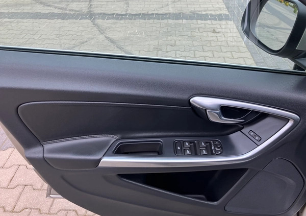 Volvo V60 cena 42900 przebieg: 245324, rok produkcji 2014 z Polanów małe 781